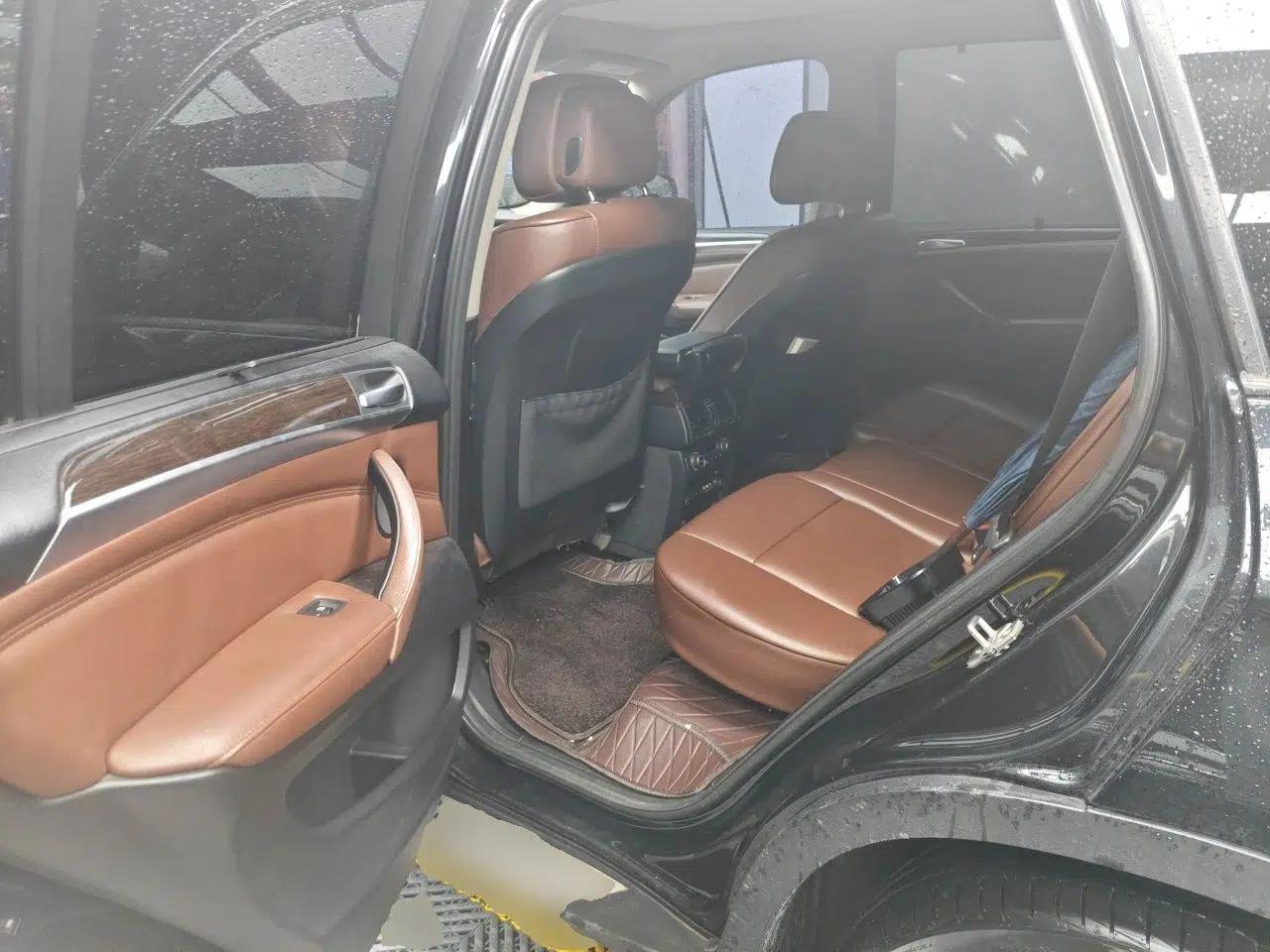 BMW X5 2011 BMW X5 (parallel import), 3.0L engine, automatic transmission, seven-seat configuration. — миниатюра 17