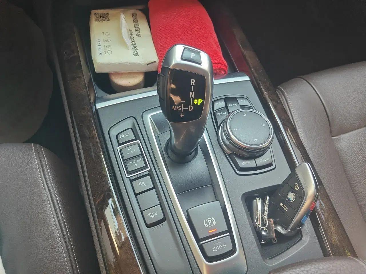 BMW X5 2015 xDrive28i — миниатюра 14