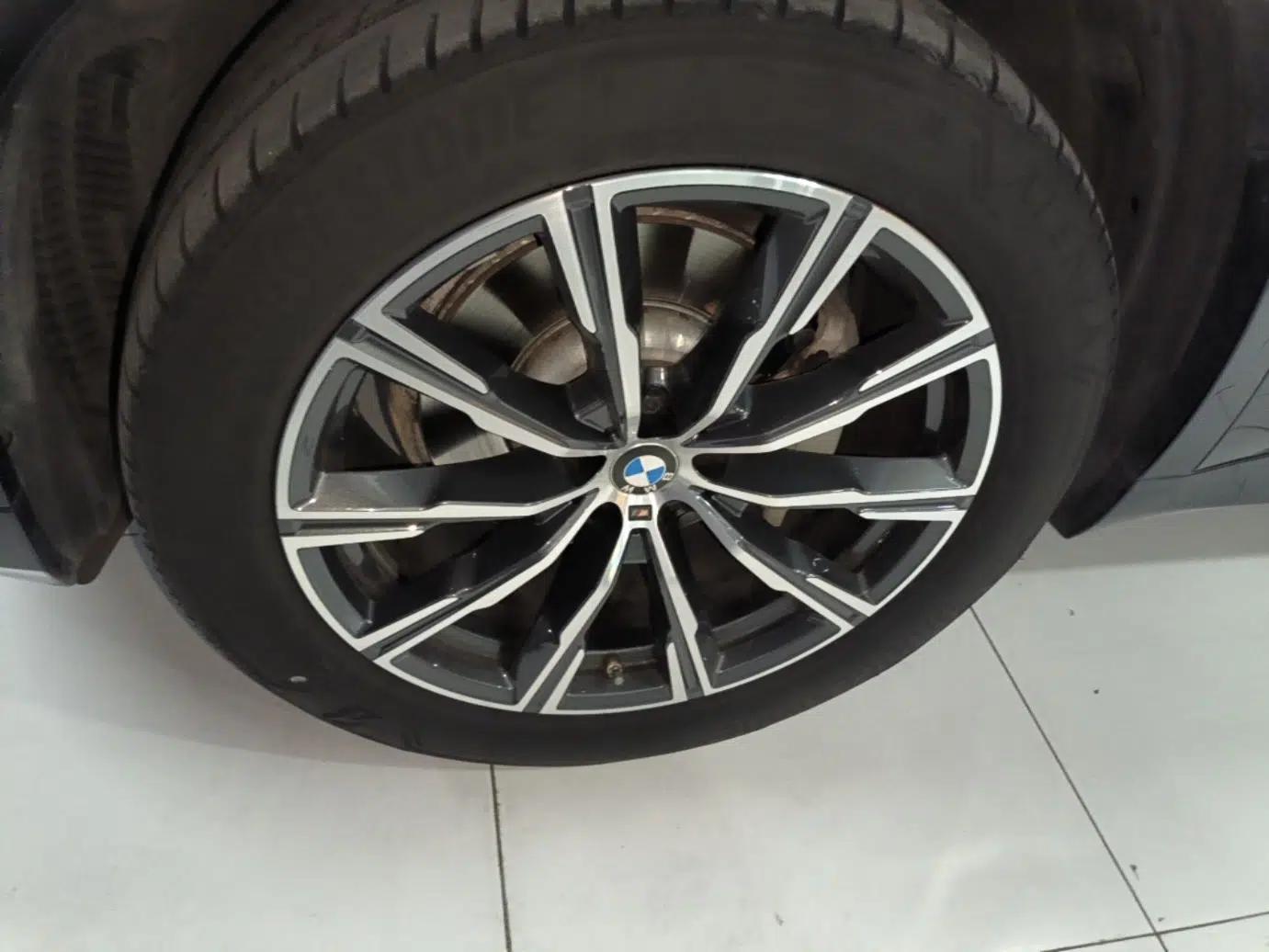 BMW X5 2021 xDrive30i M Sport Package — миниатюра 10
