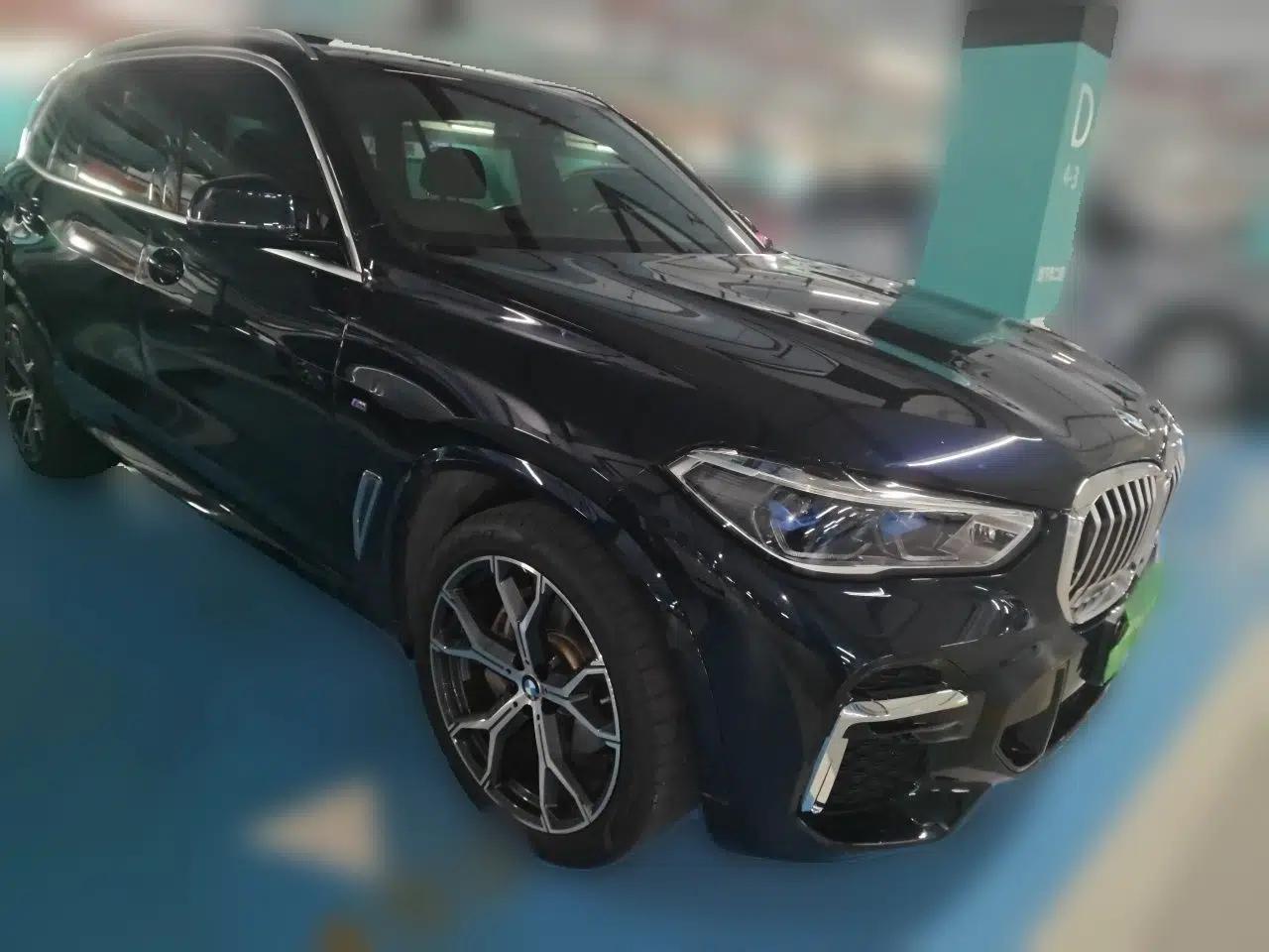 BMW X5 2022 xDrive 40Li M Sport Package — миниатюра 3
