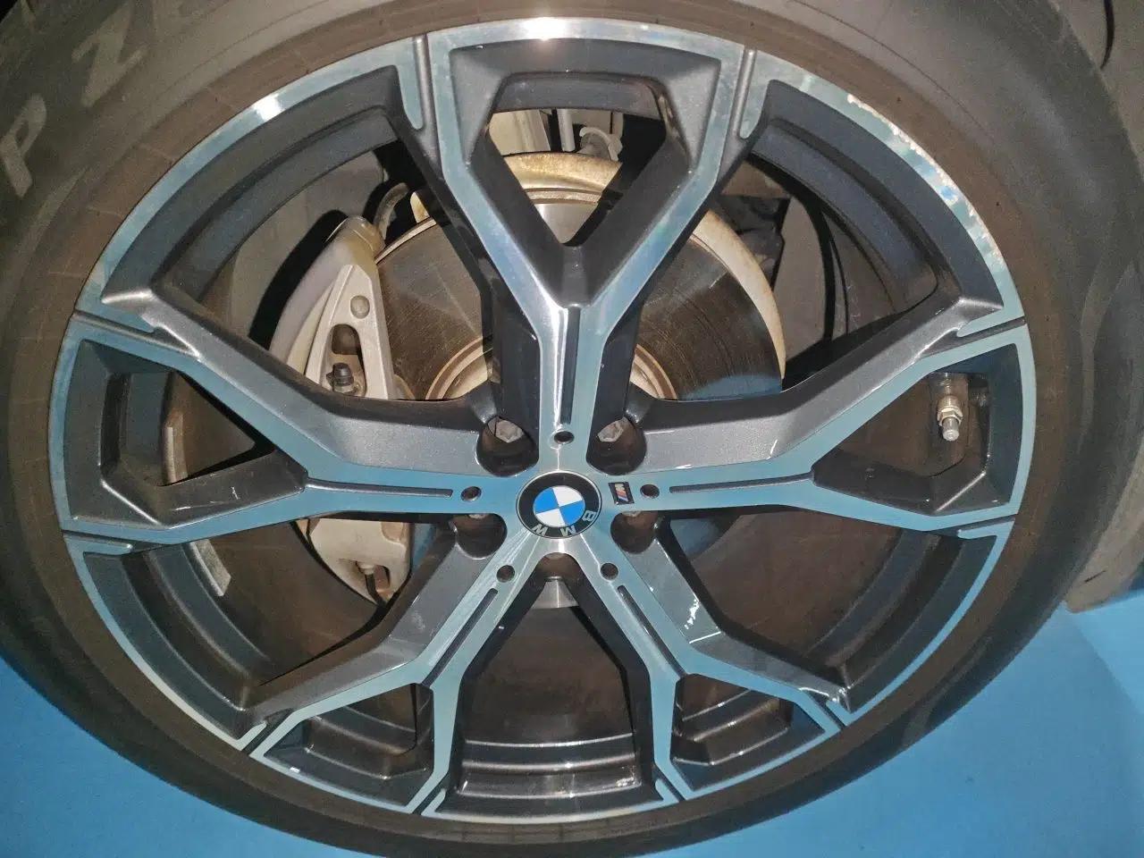 BMW X5 2022 xDrive 40Li M Sport Package — миниатюра 8