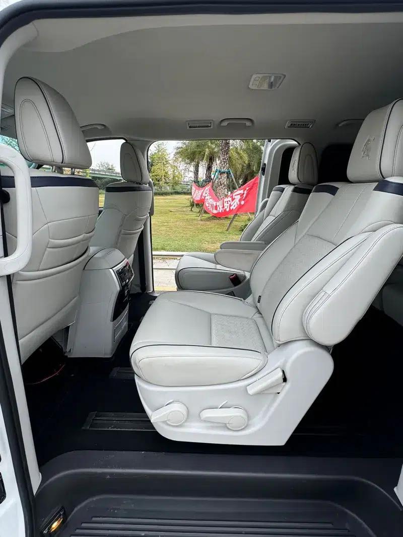 Fengxing M7 2022 Leading Edition 2.0T Automatic Marquis Version — миниатюра 7