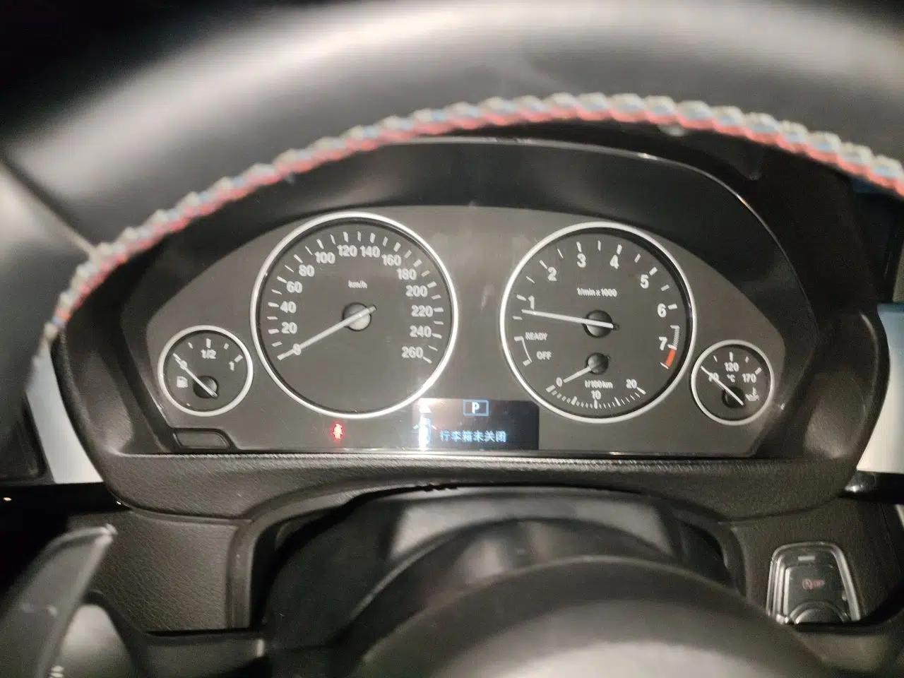 BMW 4 Series 2014 420i Convertible Fashion Model — миниатюра 11