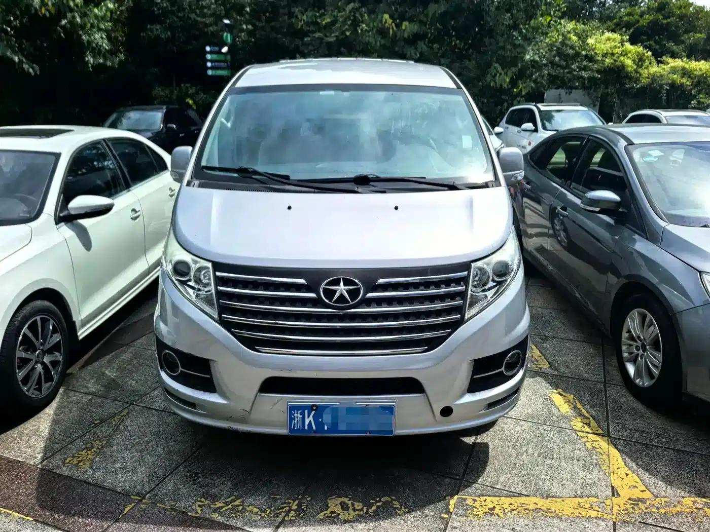 Refine M5 2016 2.0T Gasoline Manual Executive Edition — миниатюра 2