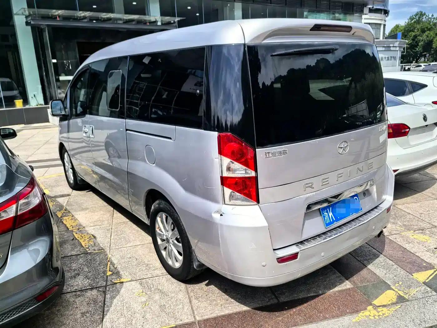 Refine M5 2016 2.0T Gasoline Manual Executive Edition — миниатюра 13