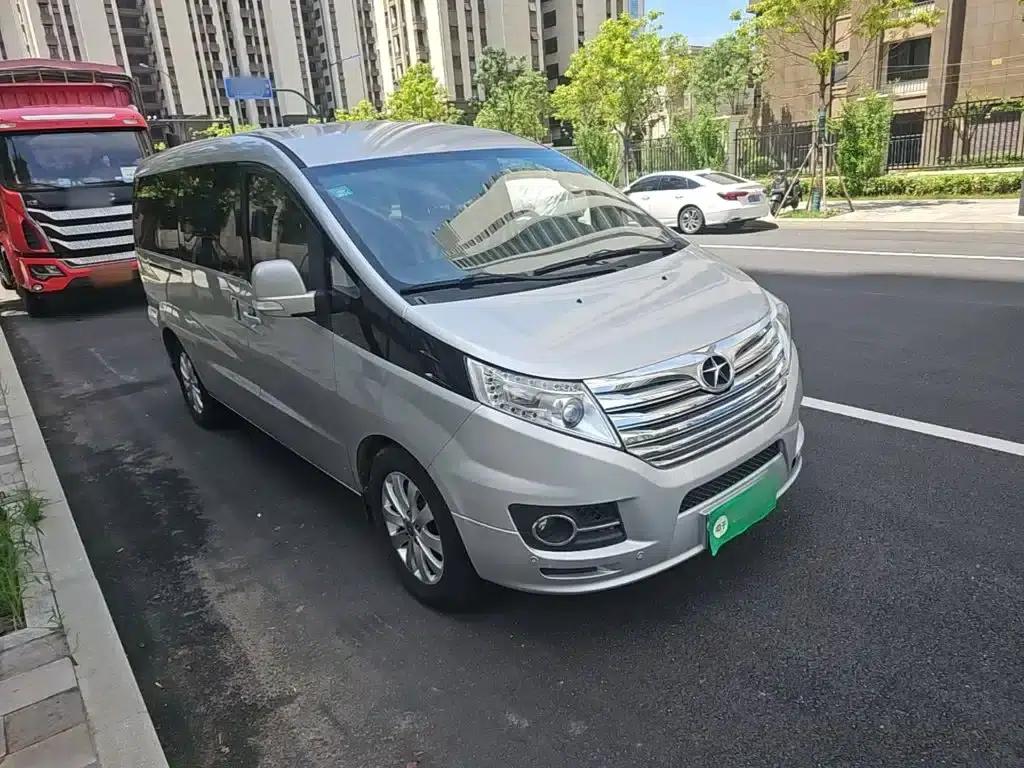 Refine M5 2016 2.0T Gasoline Automatic Business Edition — миниатюра 4