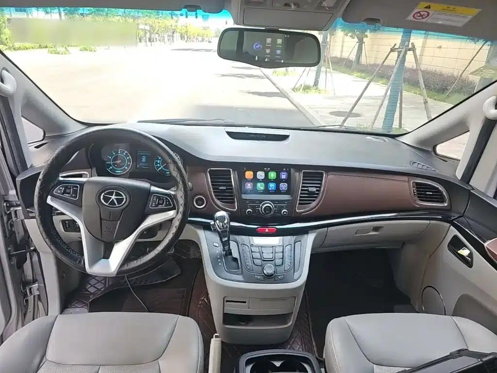 Refine M5 2016 2.0T Gasoline Automatic Business Edition — миниатюра 10