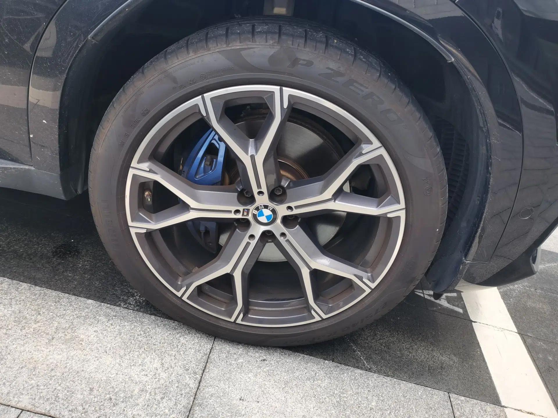 BMW X6 2022 Second Facelift xDrive40i M Sport Package — миниатюра 8