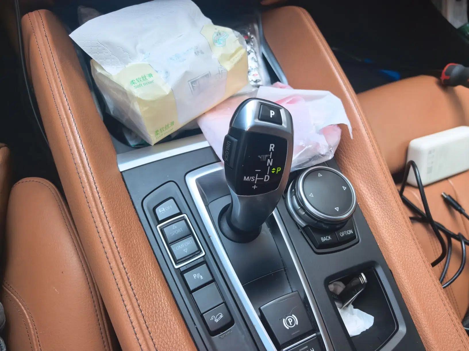 BMW X6 2015 xDrive28i — миниатюра 14