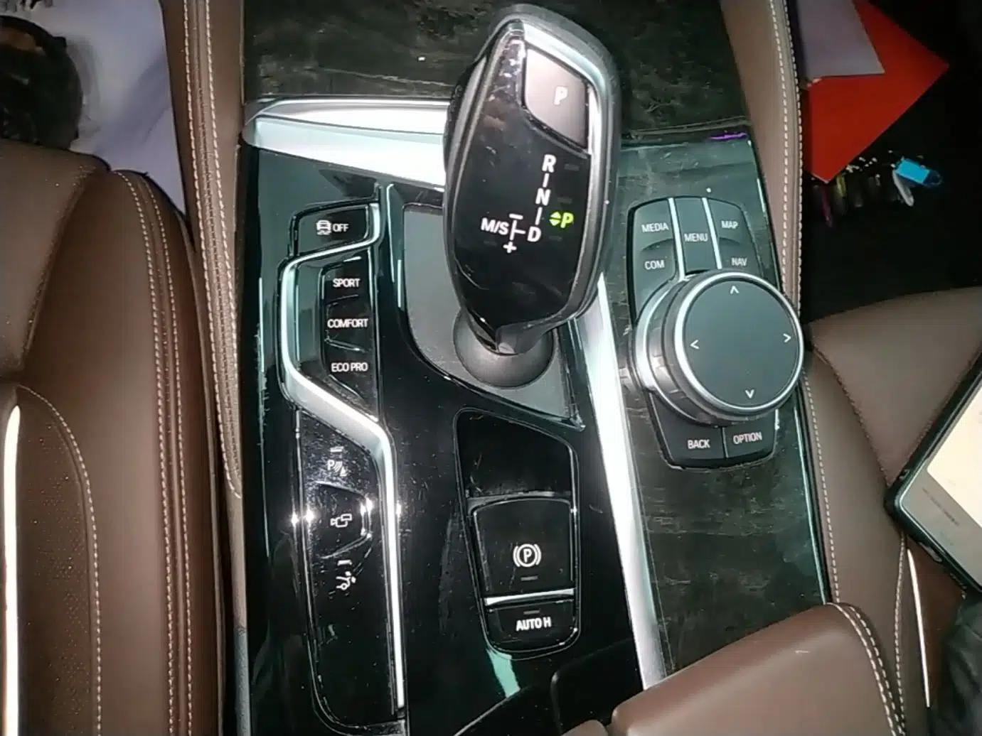 BMW 6 Series GT 2021 Revised Version 630i M Sport Touring Edition — миниатюра 16