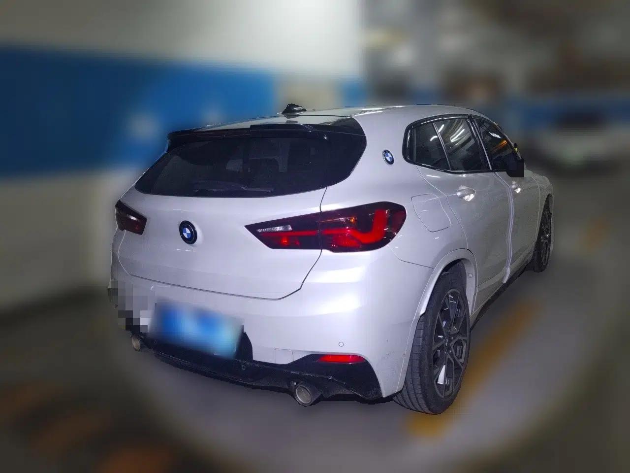 BMW X2 2021 Updated xDrive25i Midnight Edition — миниатюра 6