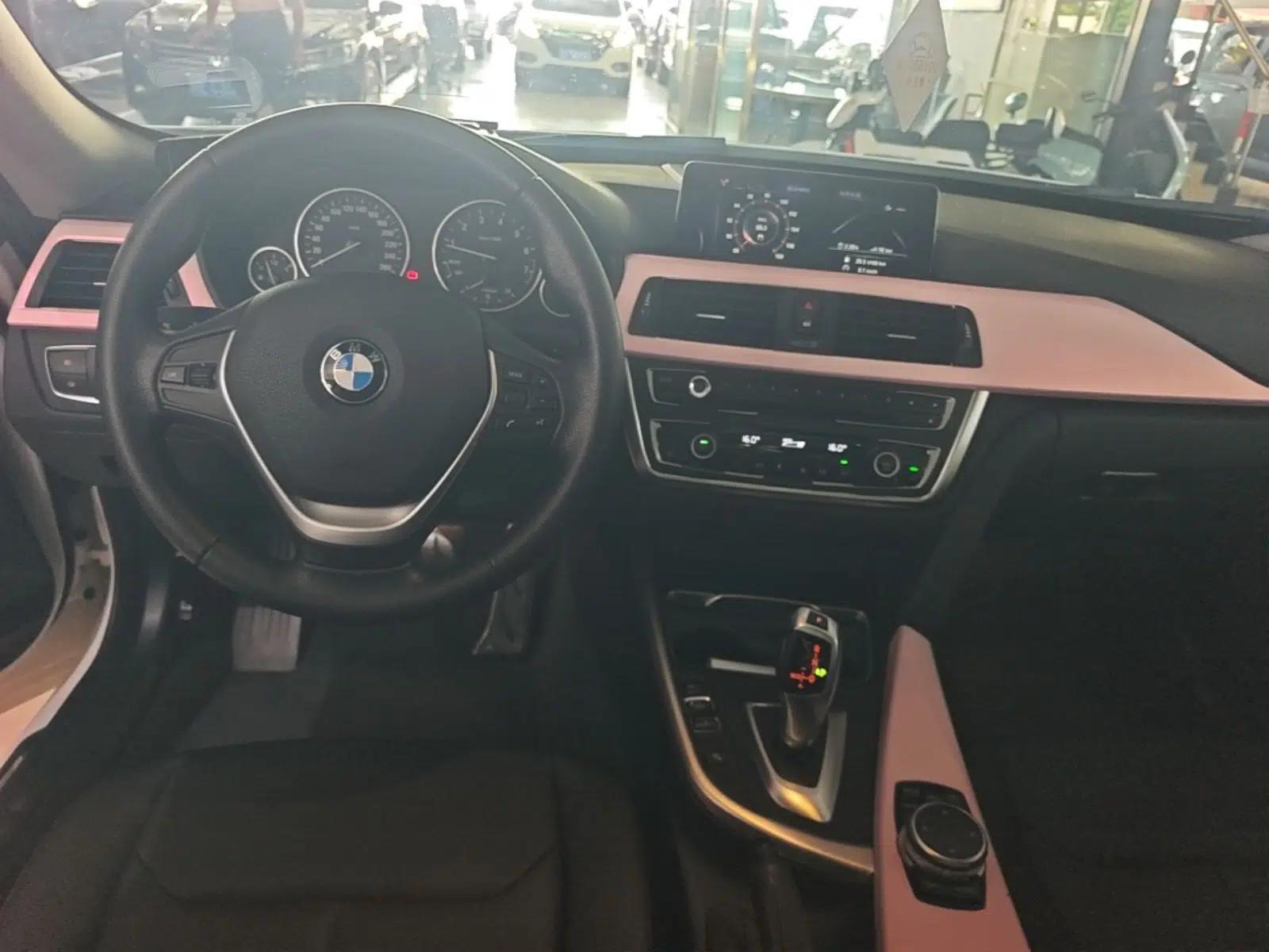BMW 3 Series GT 2016 320i Fashion Model — миниатюра 24