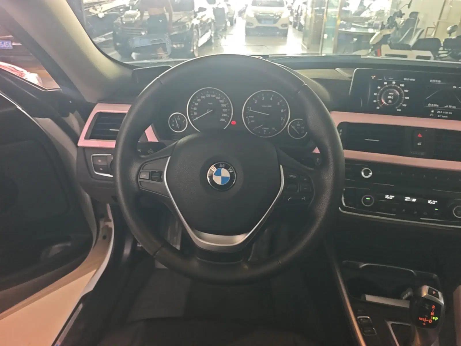 BMW 3 Series GT 2016 320i Fashion Model — миниатюра 25