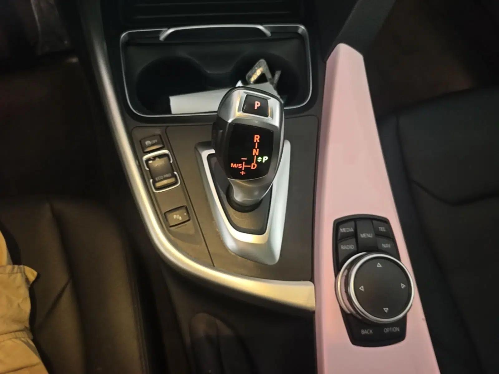 BMW 3 Series GT 2016 320i Fashion Model — миниатюра 28