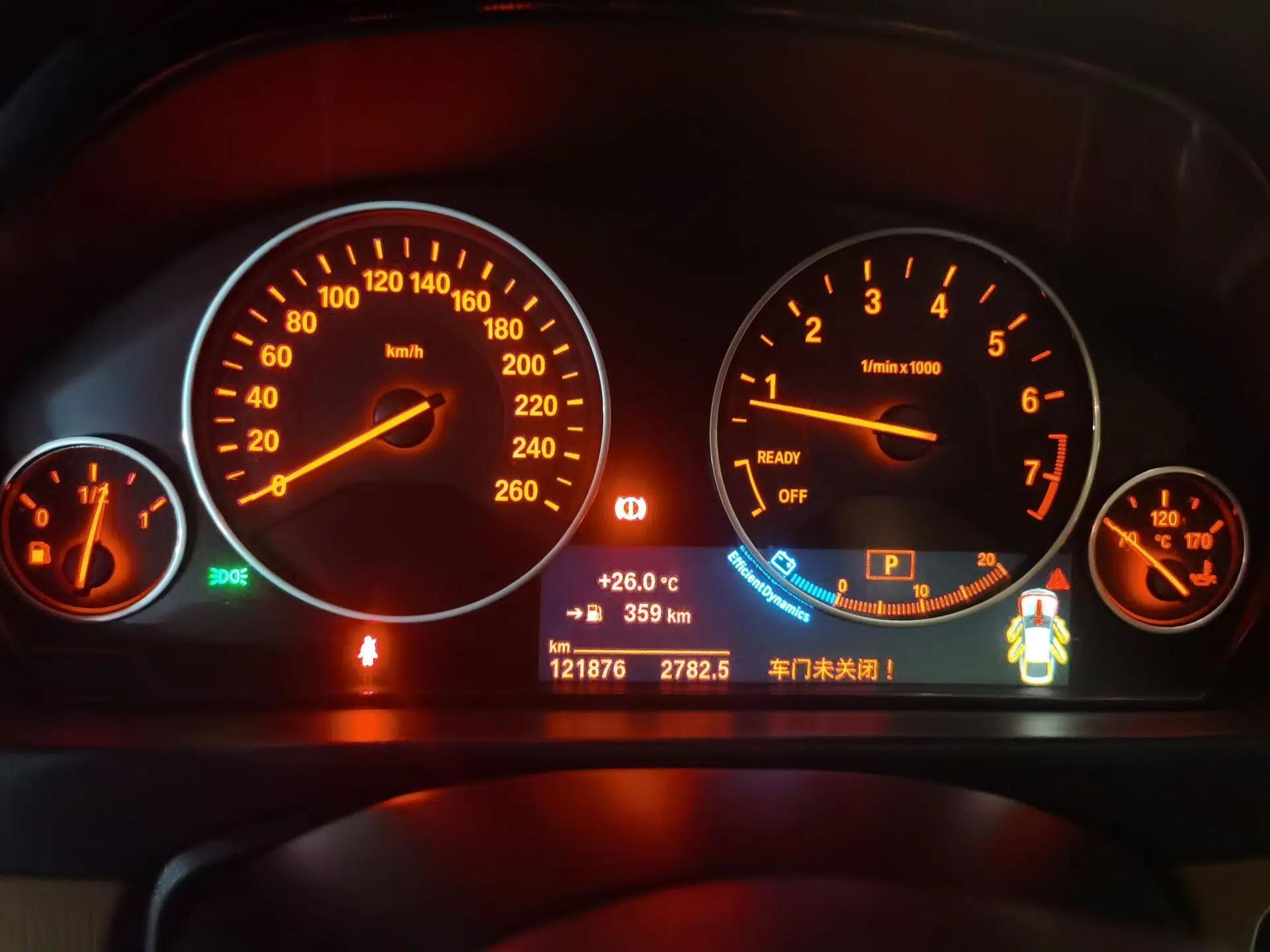 BMW 3 Series GT 2014 320i Design Package Model — миниатюра 11