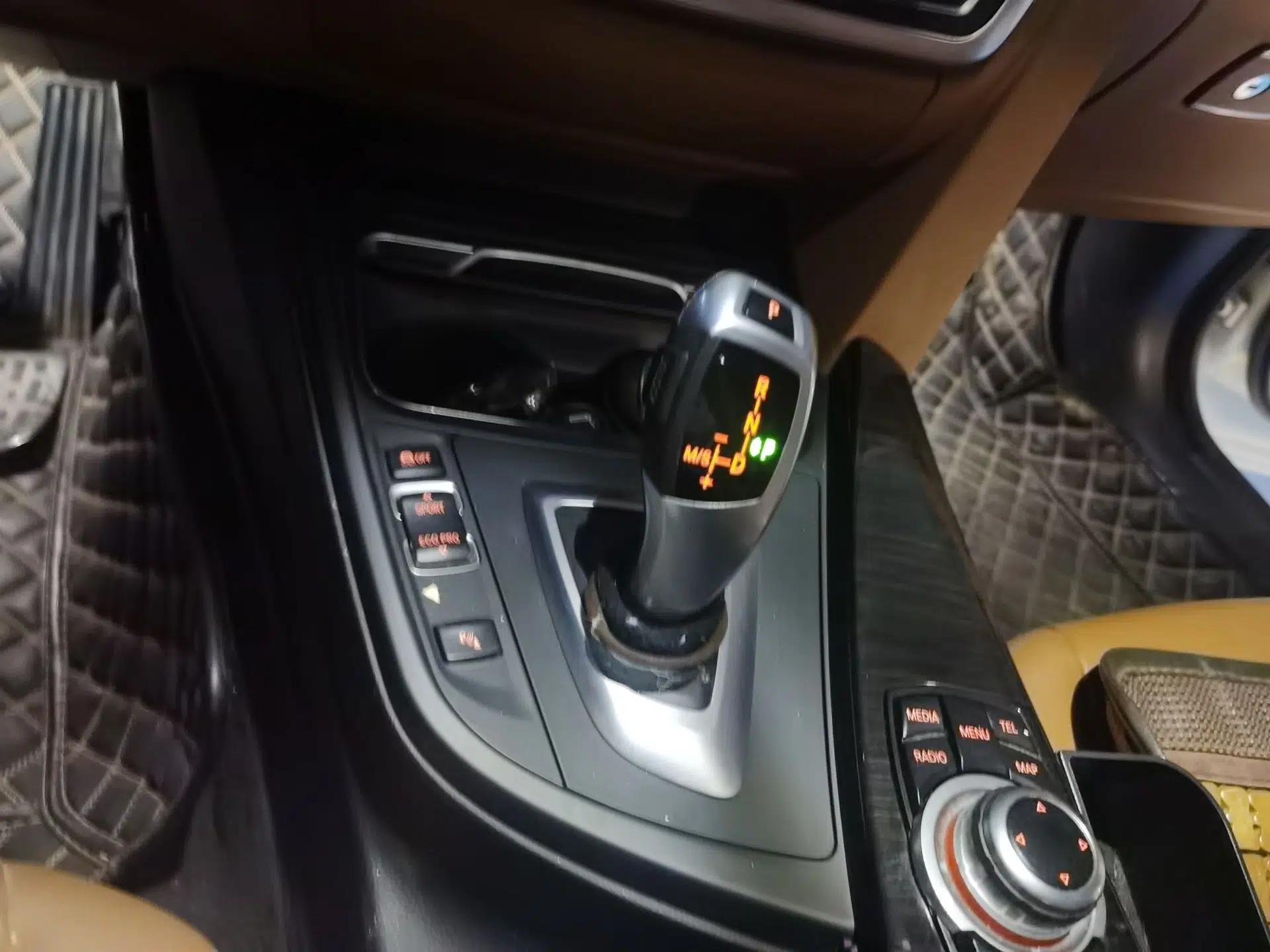 BMW 3 Series GT 2014 320i Design Package Model — миниатюра 14