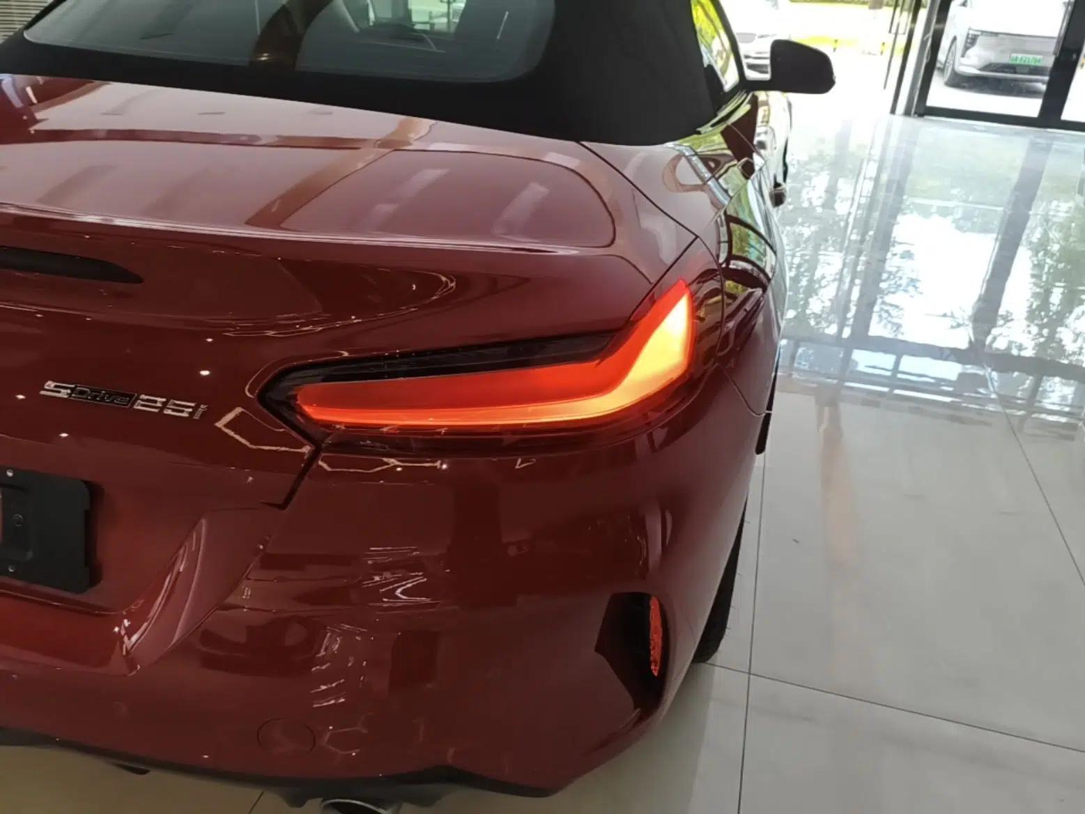 BMW Z4 2023 sDrive 25i M Sport Package — миниатюра 9