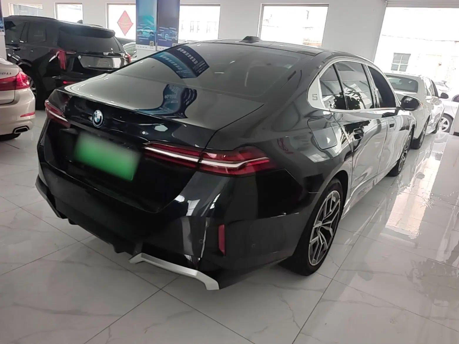 BMW i5 2025 eDrive 35L M Sport Package — миниатюра 6