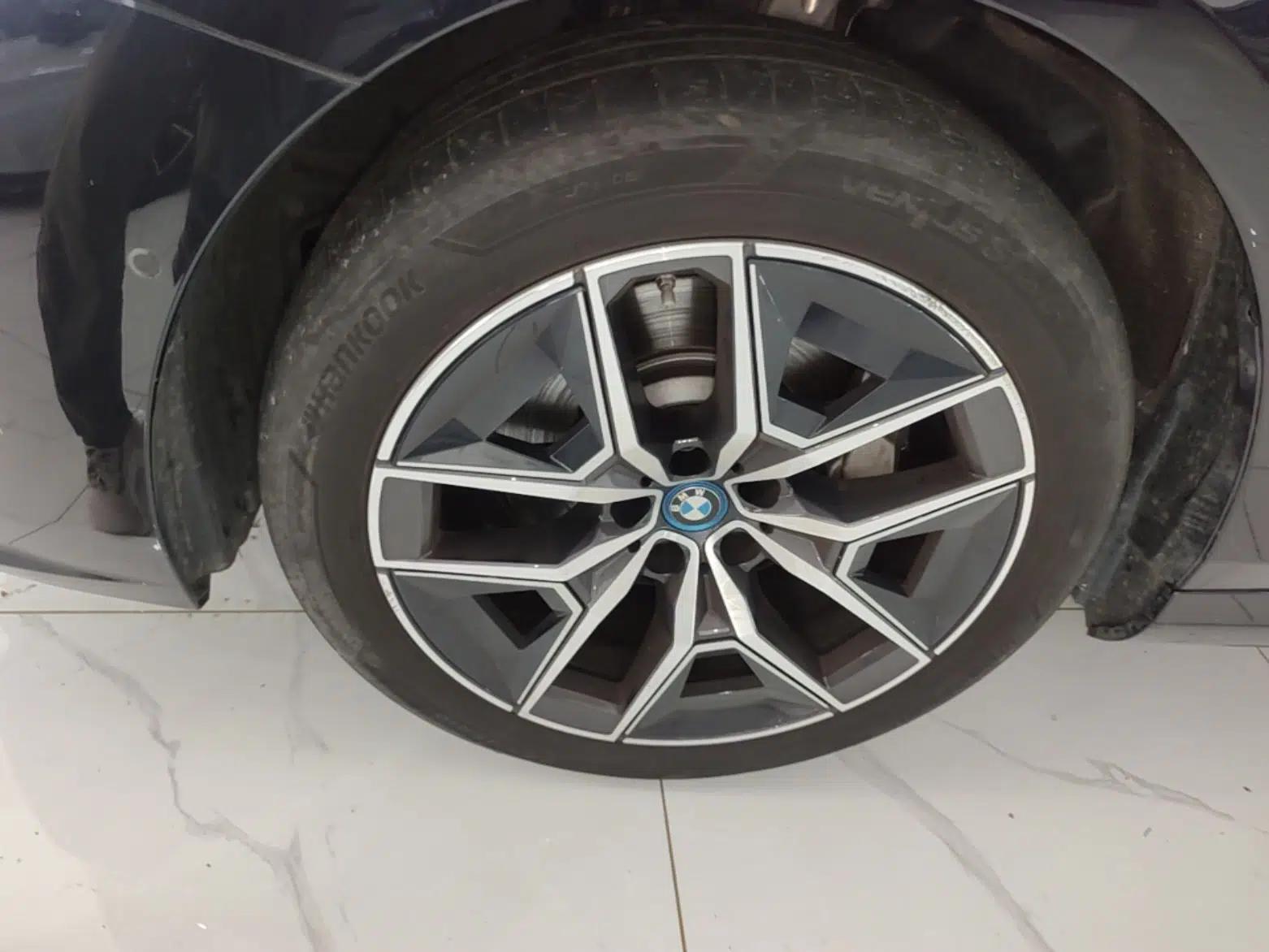 BMW i5 2025 eDrive 35L M Sport Package — миниатюра 10