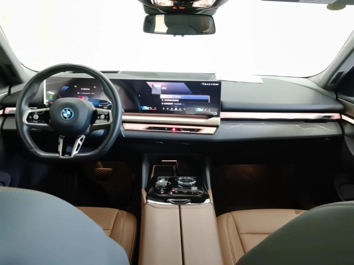 BMW i5 2024 eDrive 35L Luxury Model with M Sport Package — миниатюра 21