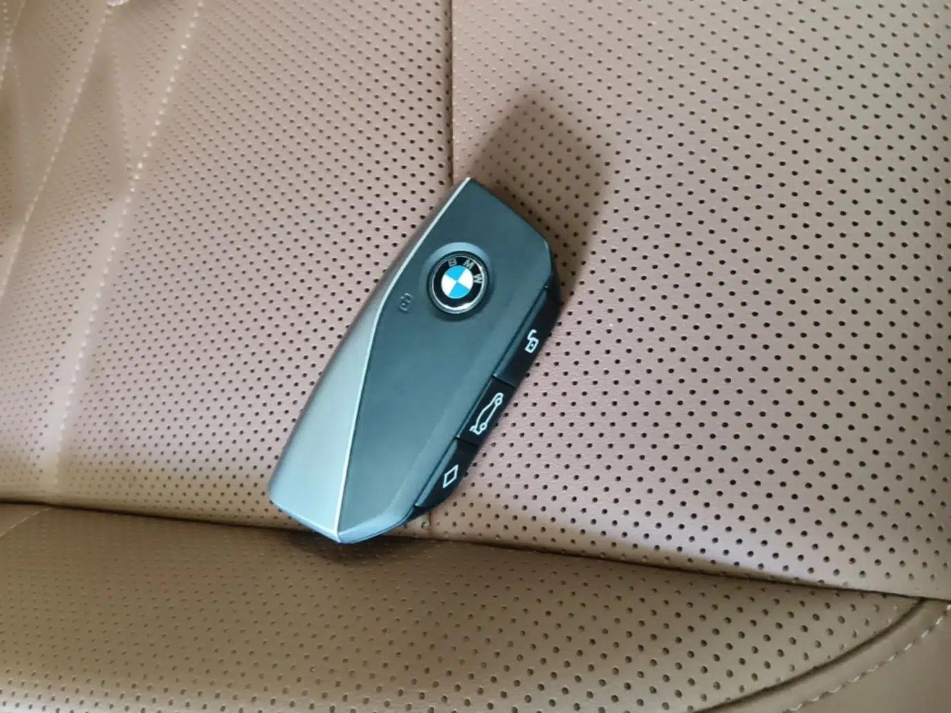 BMW i5 2024 eDrive 35L Luxury Model with M Sport Package — миниатюра 33