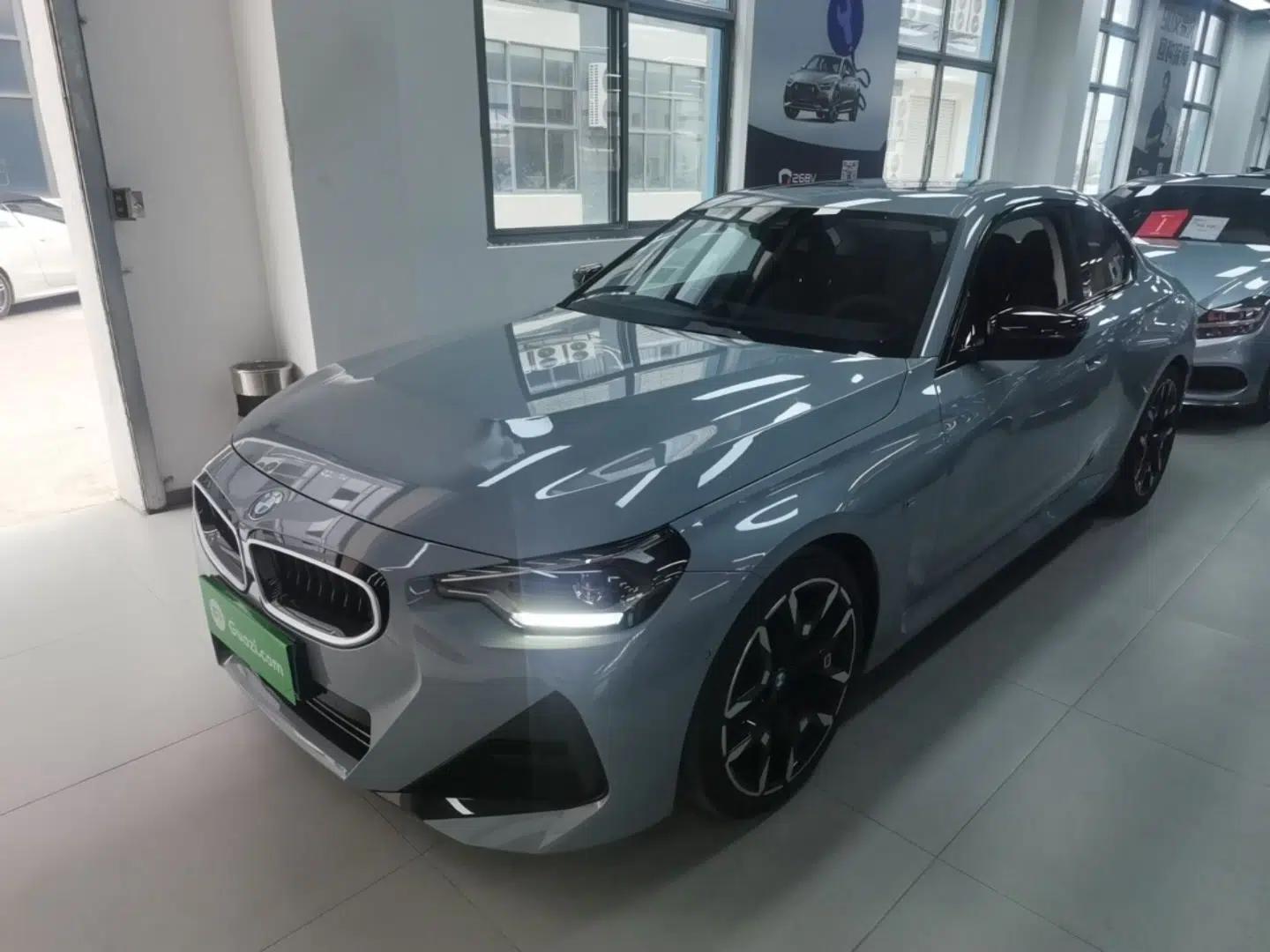 BMW 2 Series 2025 225i M Sport Night Edition Package — миниатюра 1