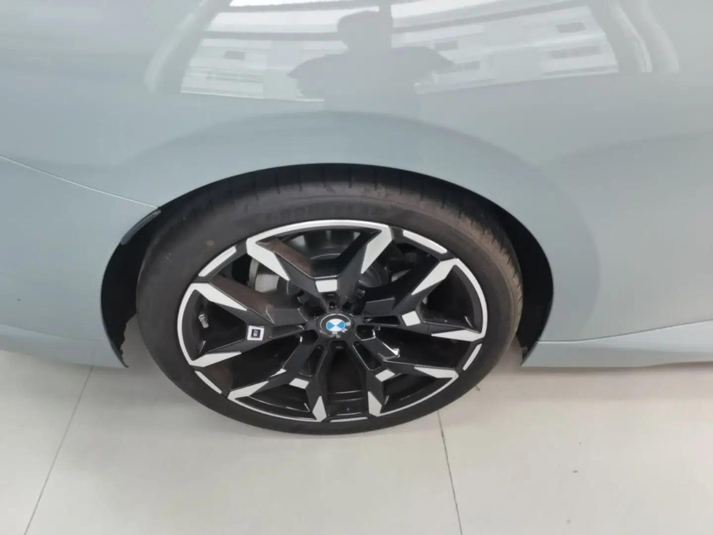 BMW 2 Series 2025 225i M Sport Night Edition Package — миниатюра 11