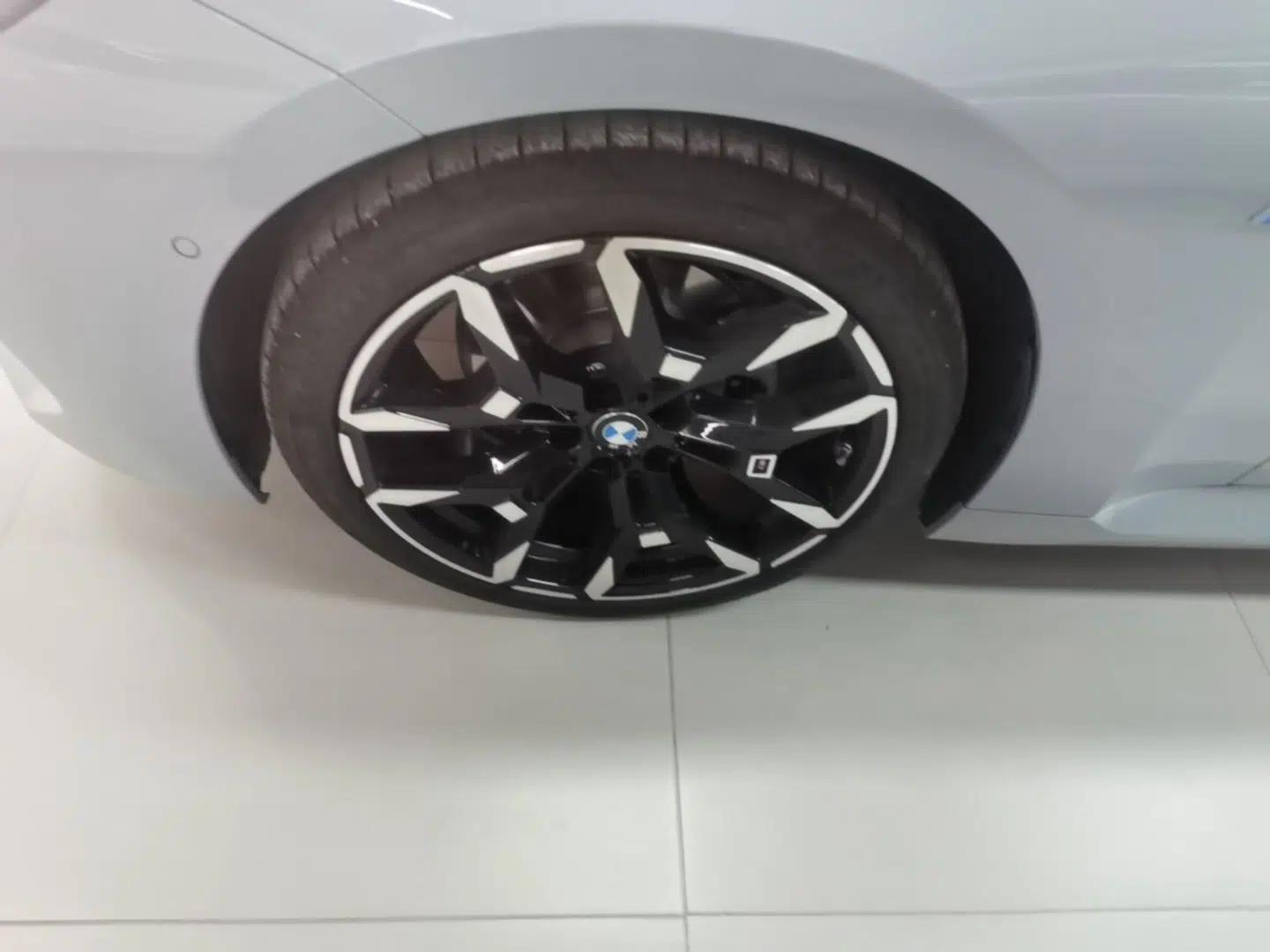 BMW 2 Series 2025 225i M Sport Night Edition Package — миниатюра 10