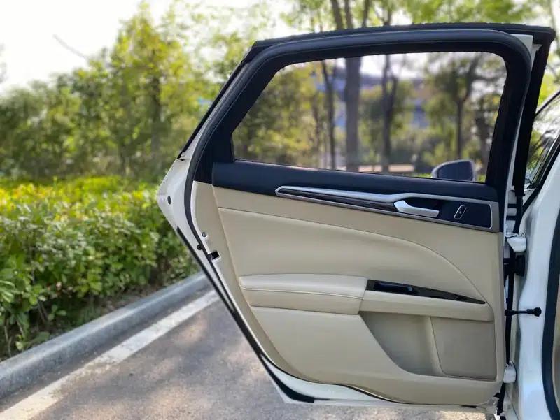 2013 Ford Mondeo 2.0L GTDi200 Luxury — миниатюра 24