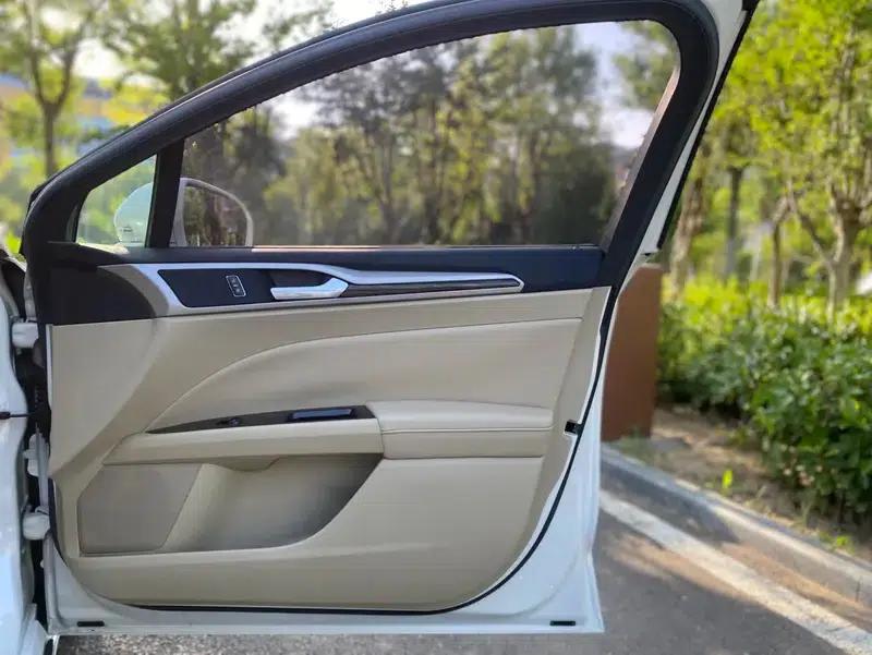 2013 Ford Mondeo 2.0L GTDi200 Luxury — миниатюра 27