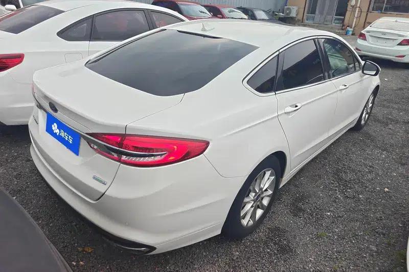 2017 Ford Mondeo EcoBoost 180 Luxury — миниатюра 3