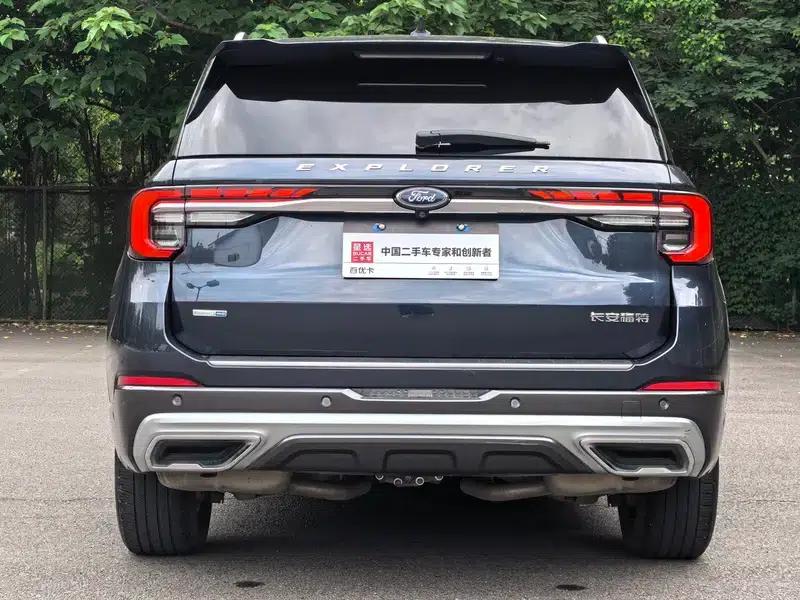 2023 Ford Explorer EcoBoost 285 AWD Titanium Edition 7-Seater — миниатюра 6