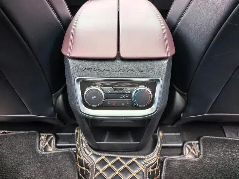2023 Ford Explorer EcoBoost 285 AWD Titanium Edition 7-Seater — миниатюра 9