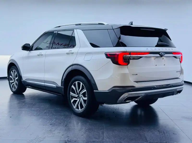 2023 Ford Explorer EcoBoost 285 AWD Titanium Edition (6-seater) — миниатюра 4