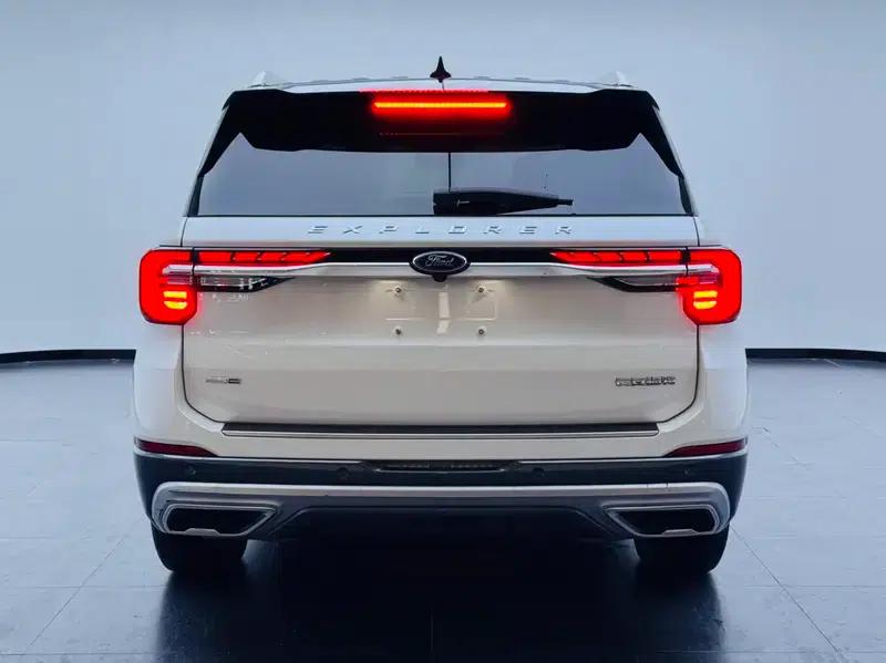 2023 Ford Explorer EcoBoost 285 AWD Titanium Edition (6-seater) — миниатюра 5