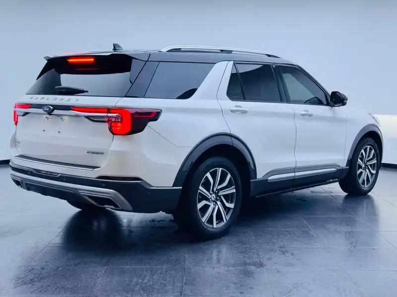 2023 Ford Explorer EcoBoost 285 AWD Titanium Edition (6-seater) — миниатюра 6
