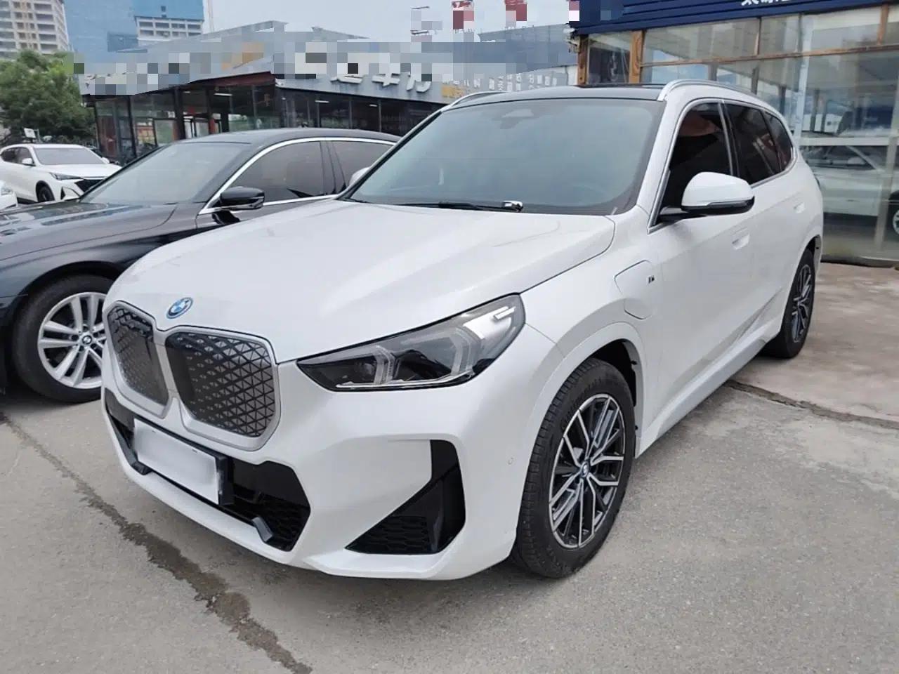 BMW iX1 2023 eDrive25L M Sport Package — миниатюра 1