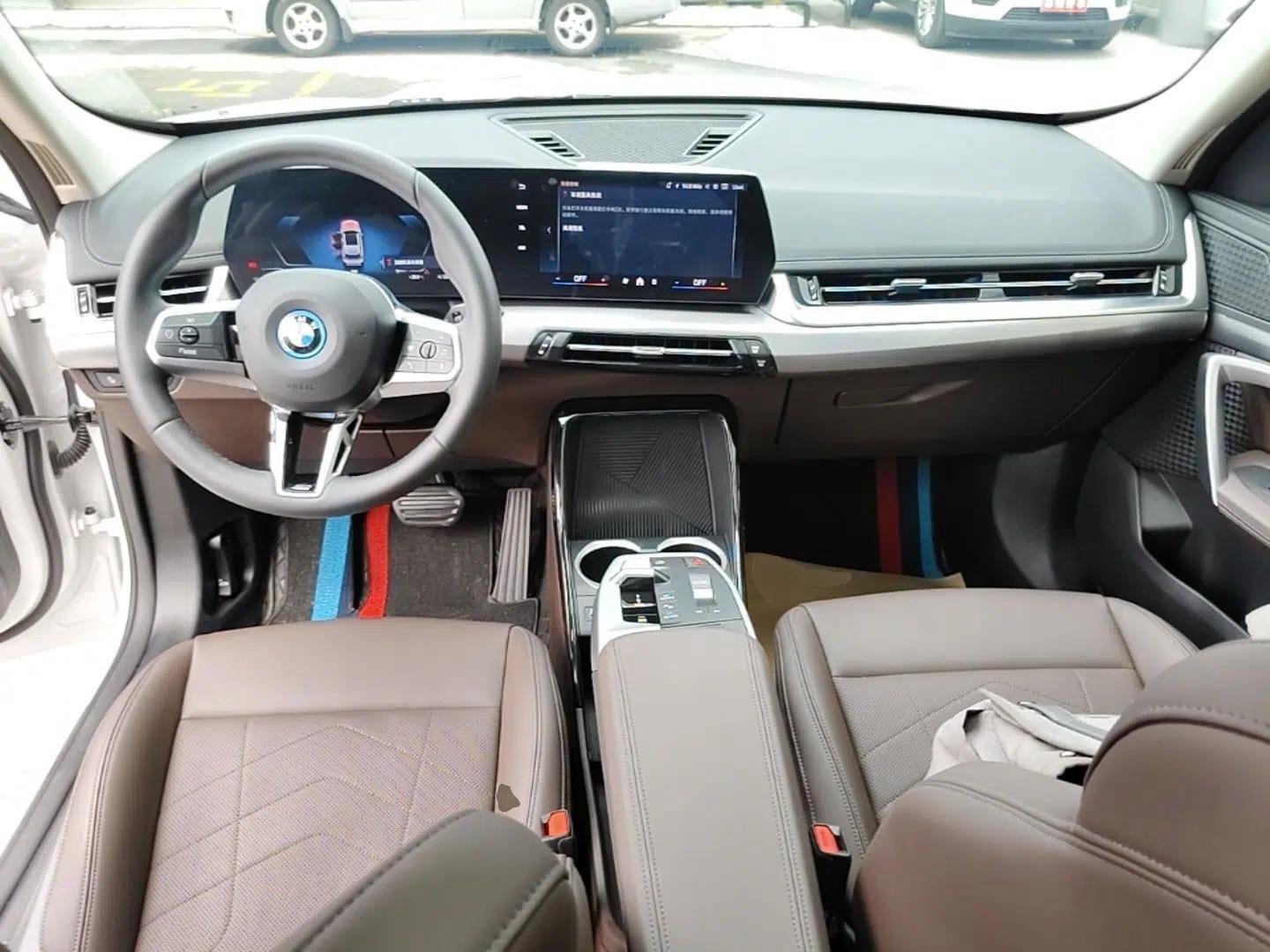 BMW iX1 2023 eDrive25L M Sport Package — миниатюра 12