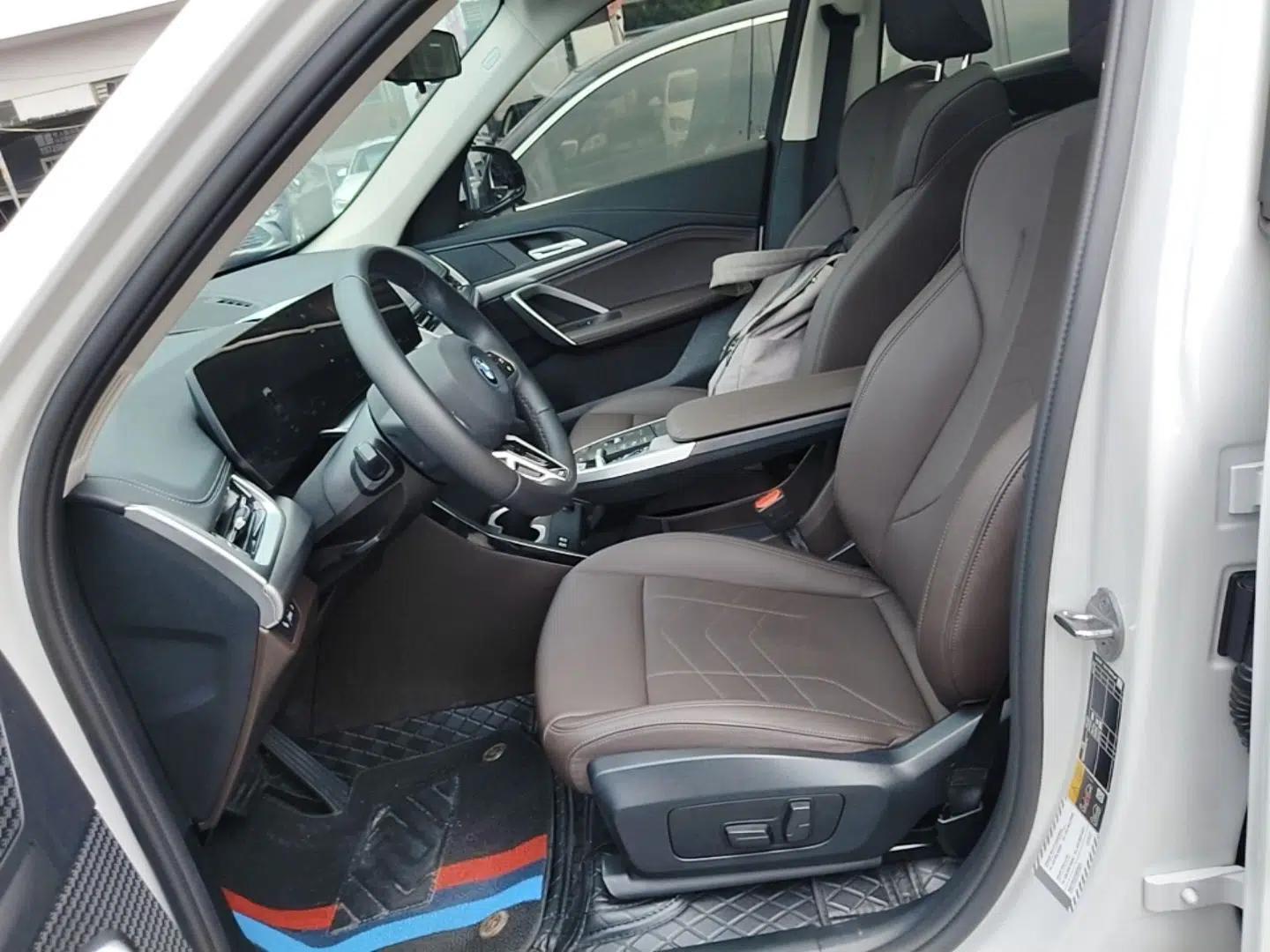 BMW iX1 2023 eDrive25L M Sport Package — миниатюра 17
