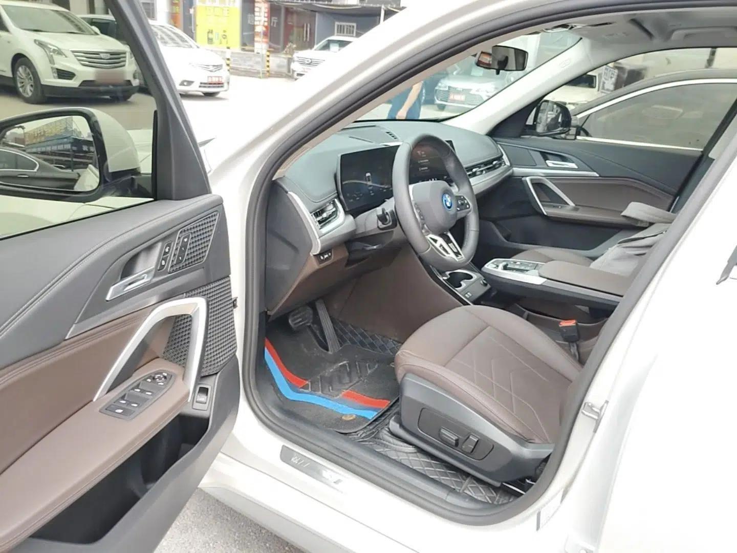 BMW iX1 2023 eDrive25L M Sport Package — миниатюра 18