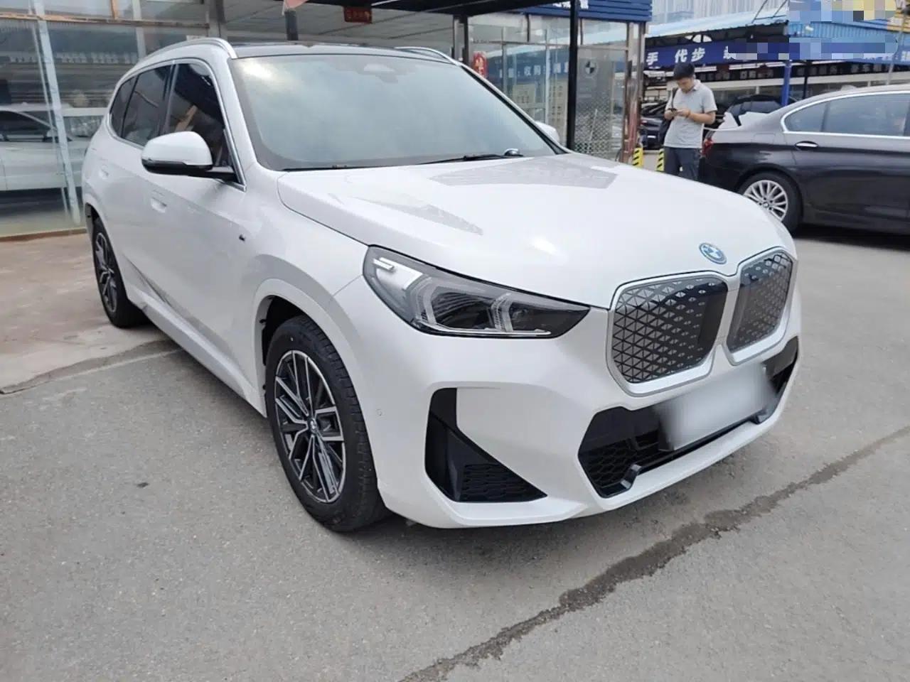 BMW iX1 2023 eDrive25L M Sport Package — миниатюра 3