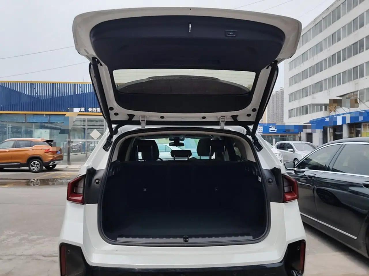BMW iX1 2023 eDrive25L M Sport Package — миниатюра 22