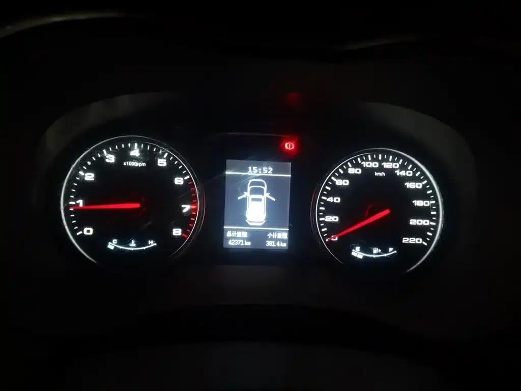 Refine R3 2018 1.6L Manual Deluxe Edition — миниатюра 12