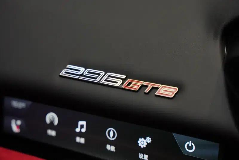 Ferrari 296 2021 3.0T V6 GTB — миниатюра 12