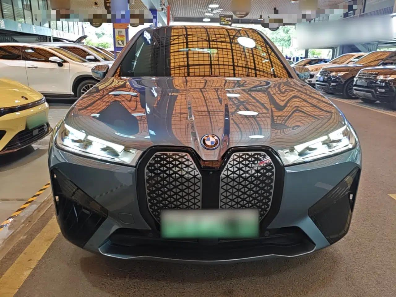 BMW iX 2022 xDrive40 — миниатюра 2