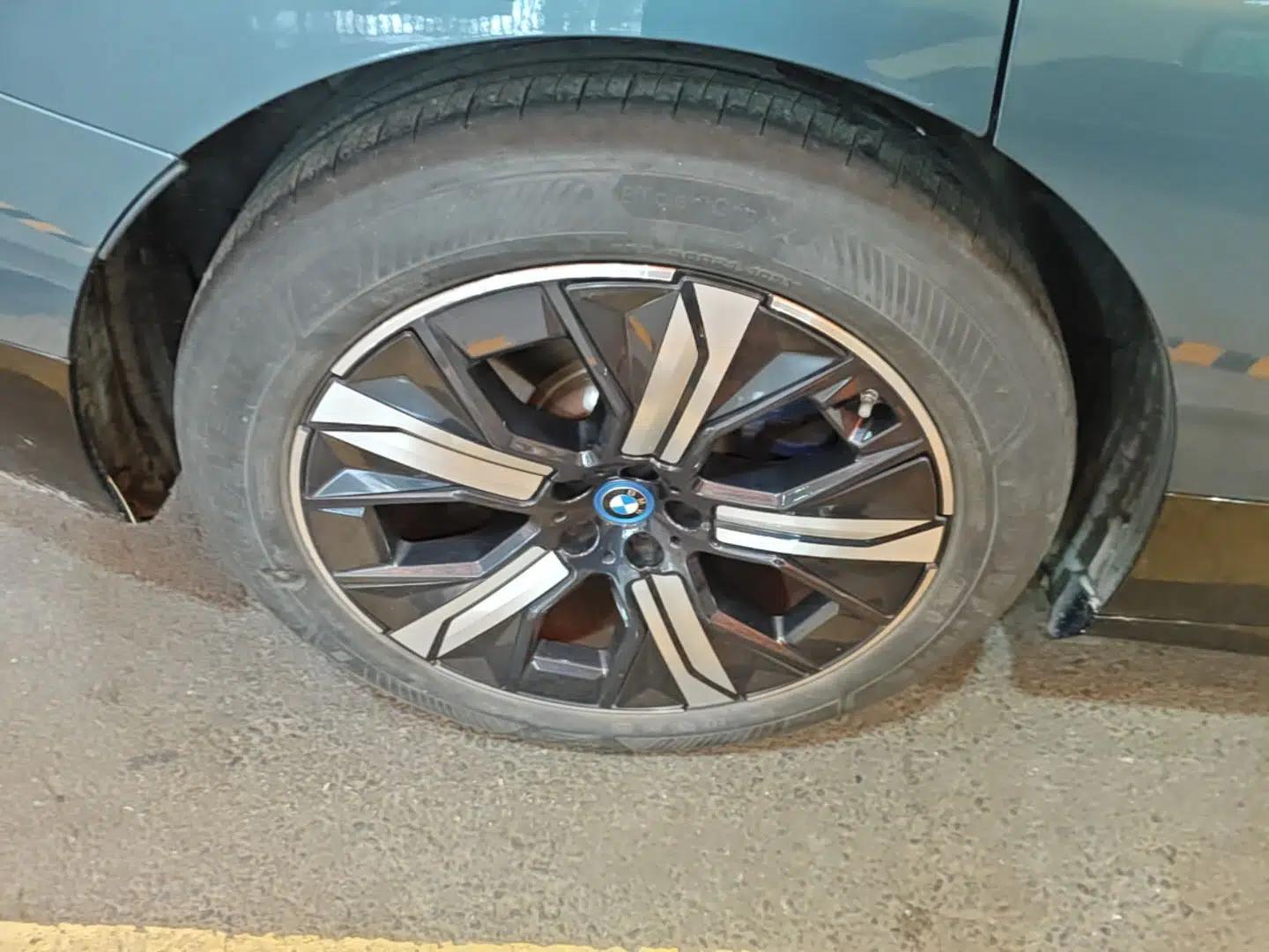 BMW iX 2022 xDrive40 — миниатюра 11