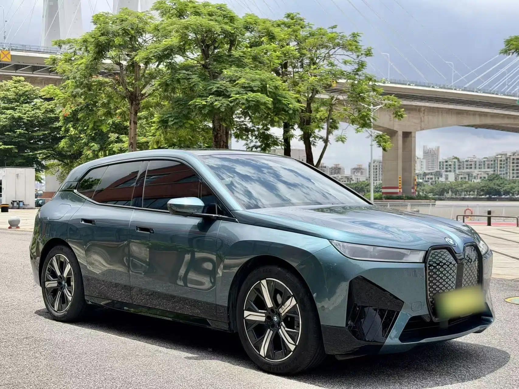 BMW iX 2022 xDrive40 — миниатюра 18