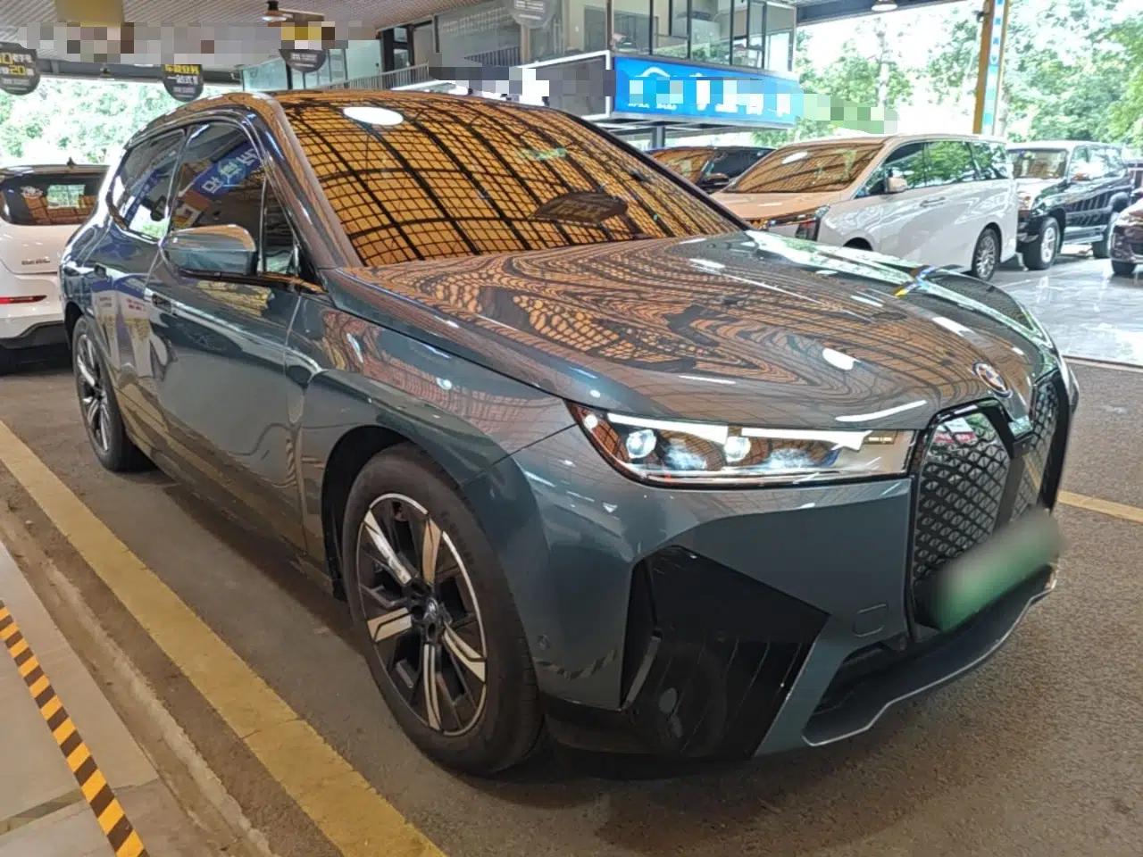 BMW iX 2022 xDrive40 — миниатюра 3