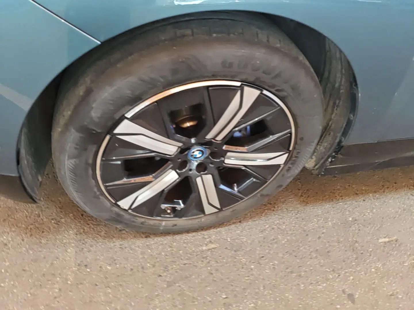BMW iX 2022 xDrive40 — миниатюра 10