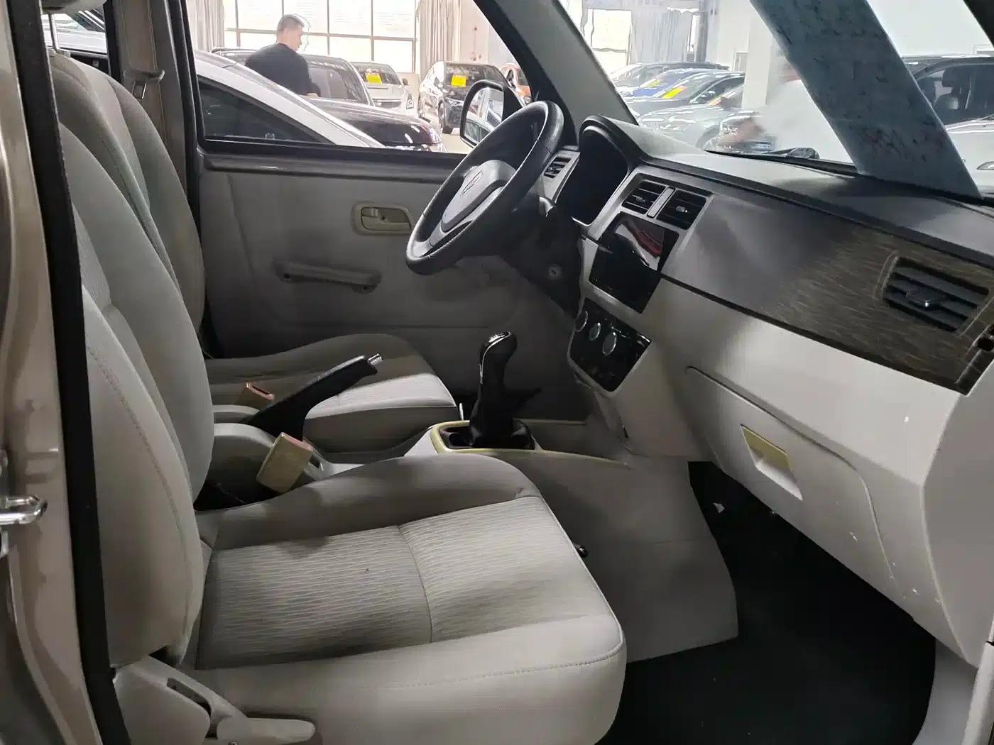 New Hiace X30L 2019 1.5L Wealth Edition National VI SWC15M — миниатюра 6